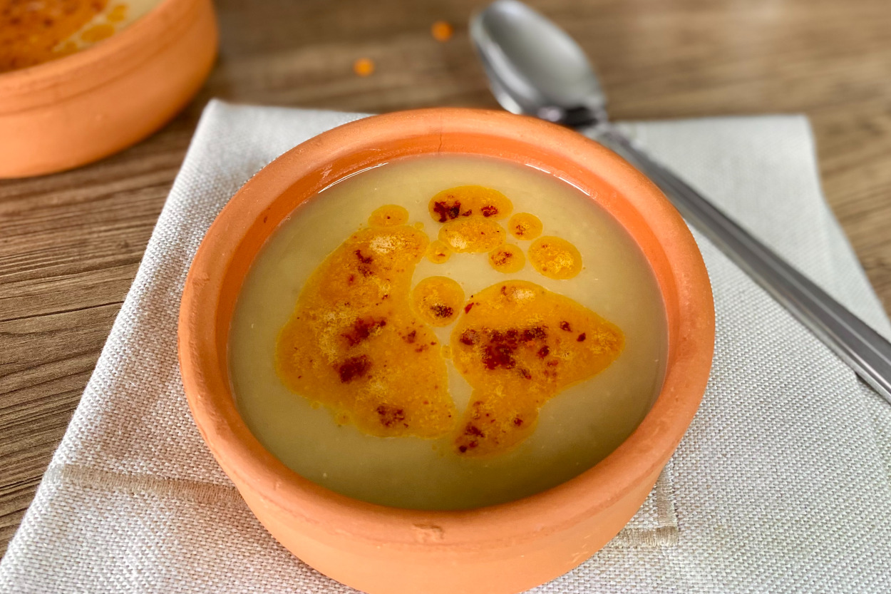 Sadece 1 Bardak Mercimekle: Esnaf Usulü Mercimek Çorbası