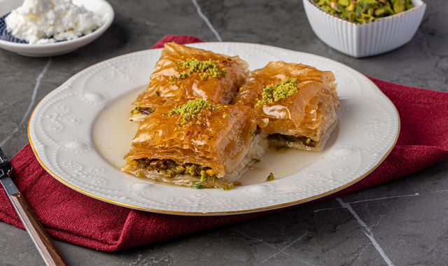 En Pratiği: Hazır Yufkadan Baklava