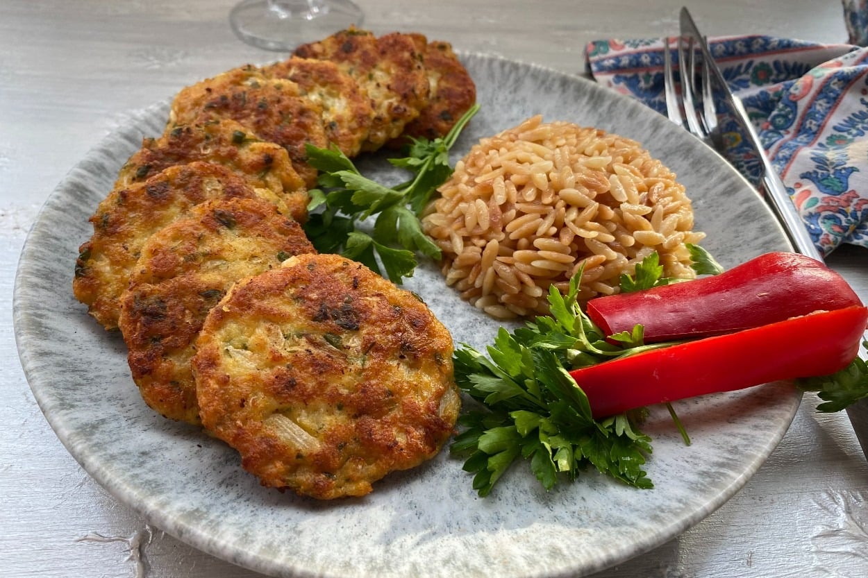 Lezzetli ve Ekonomik: Tavada Tavuk Köftesi