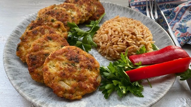 Lezzetli ve Ekonomik: Tavada Tavuk Köftesi