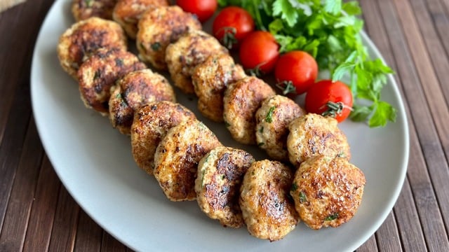 Protein ve Lif Deposu: Kinoalı Tavuk Köftesi 