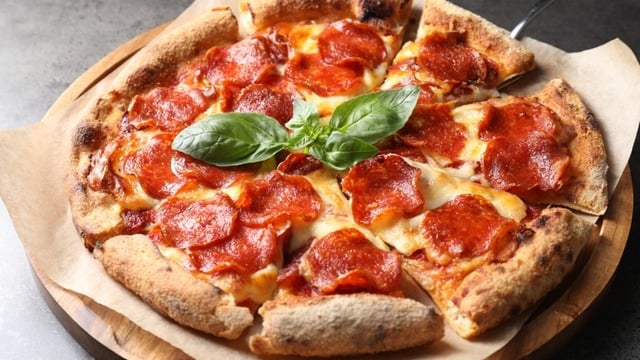Pepperoni Nedir, Neyden Yapılır? Hangi Tariflerde Kullanılır?