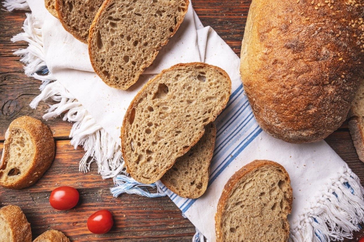 Tam Tahıllı Ekmek Nedir? Kalori ve Besin Değerleri