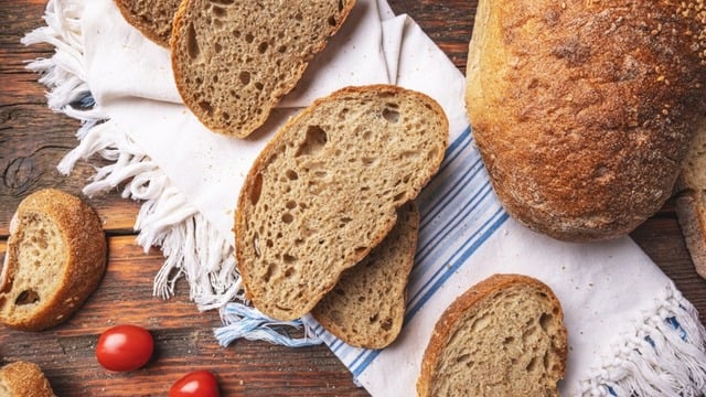 Tam Tahıllı Ekmek Nedir? Kalori ve Besin Değerleri