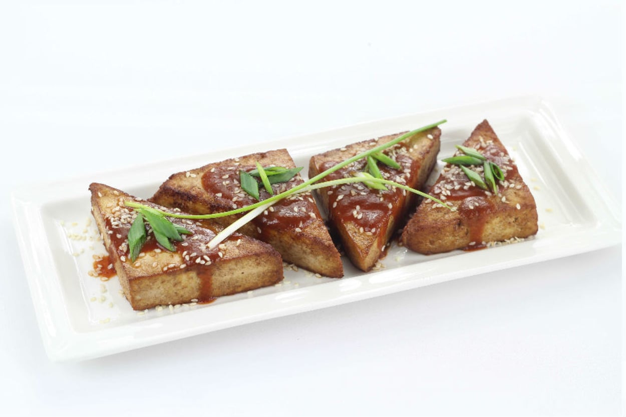 Vegan Eder: Soya Sosu ile Kızarmış Susamlı Tofu