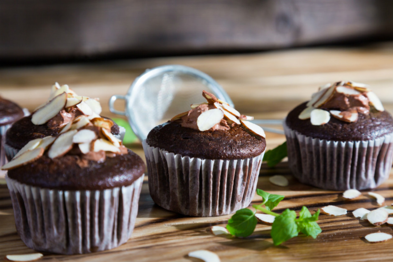 Başka Ne İstenir: Bademli Çikolatalı Cupcake