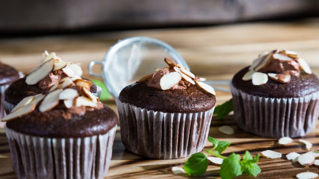 Başka Ne İstenir: Bademli Çikolatalı Cupcake