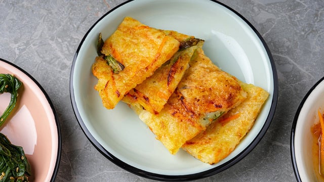 Dışı Çıtır: Kore Usulü Patates Pankeki (Gamja Jeon)