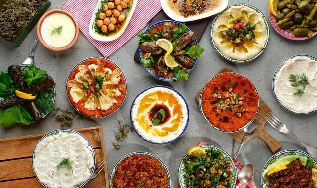 Rakının Yanında Ne Gider? En İyi 22 Meze Tarifi