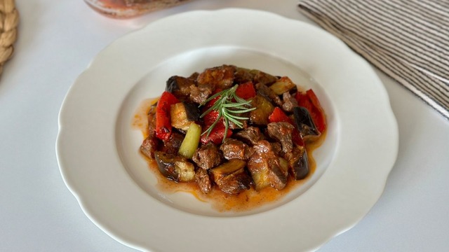 Şimdi Çok Daha Lezzetli: Patlıcanlı Tas Kebabı
