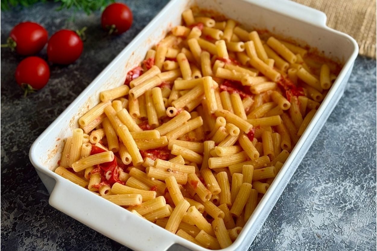 TikTok Makarnası: Fırında Feta Makarna