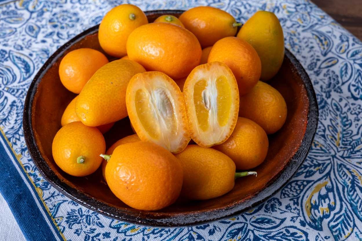 Kumkuat (Kamkat) Nasıl Yenir? Faydaları ve Tüketim Önerileri