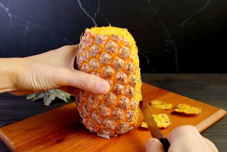 Ananas Nasıl Kesilir
