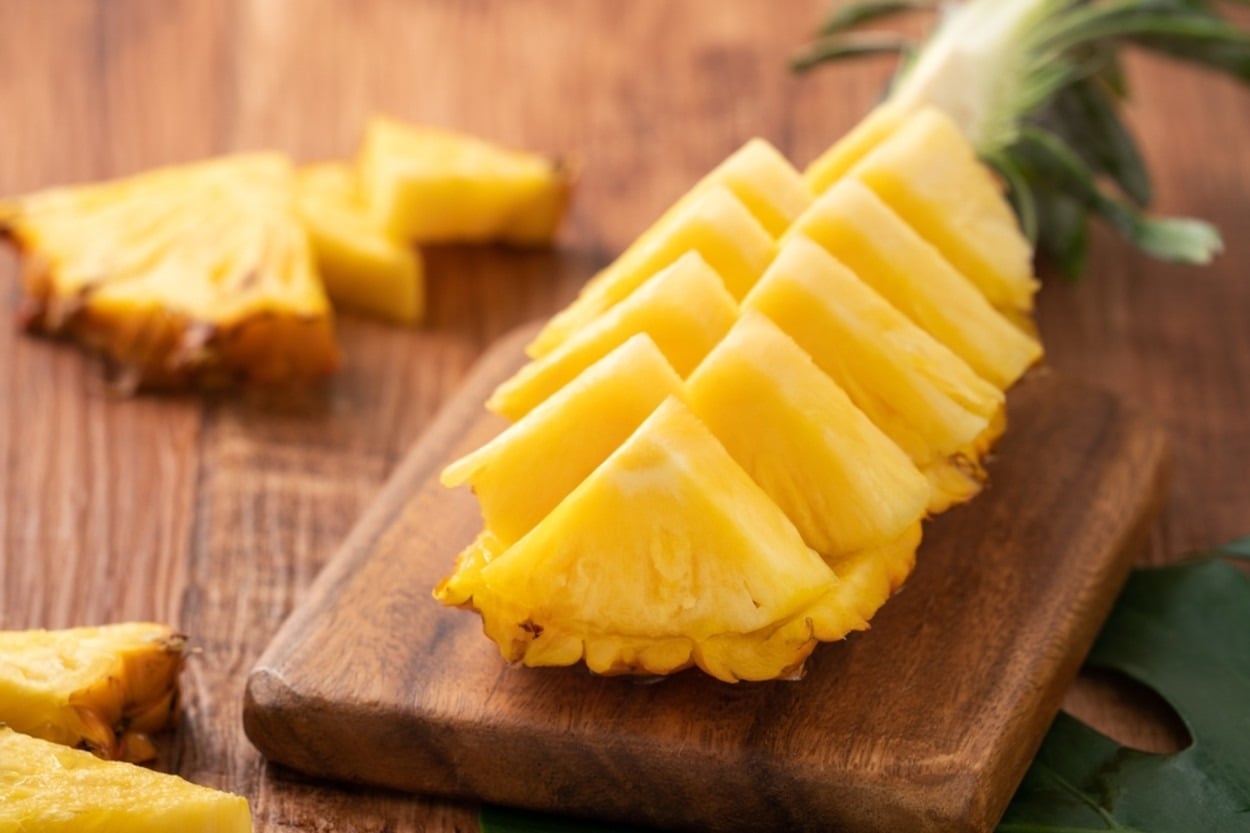 Ananas Kolay ve Pratik Şekilde Nasıl Kesilir?