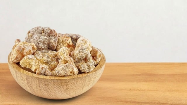 Çam Sakızının Faydaları Nedir? Nasıl Kullanılır?