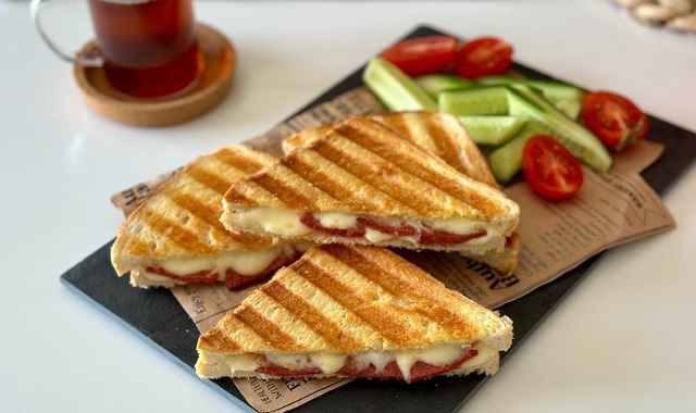 Susurluk Lezzetini Aratmaz: Karışık Tost