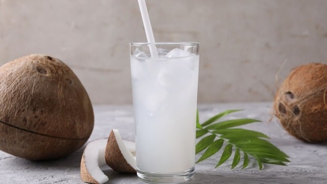 Hindistan Cevizi Suyunun Faydaları Nedir? Nasıl Tüketilmeli?