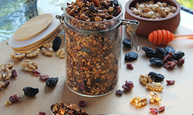En Enerjik Öğün: Ev Yapımı Granola