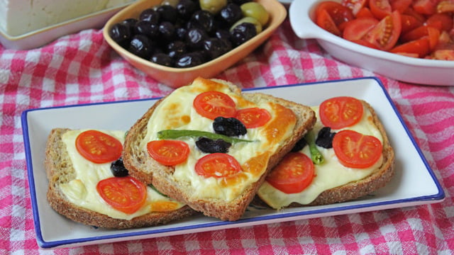 Kahvaltıyı Bir Dilime Sığdırdık: Yoğurtlu Yumurtalı Dilimler