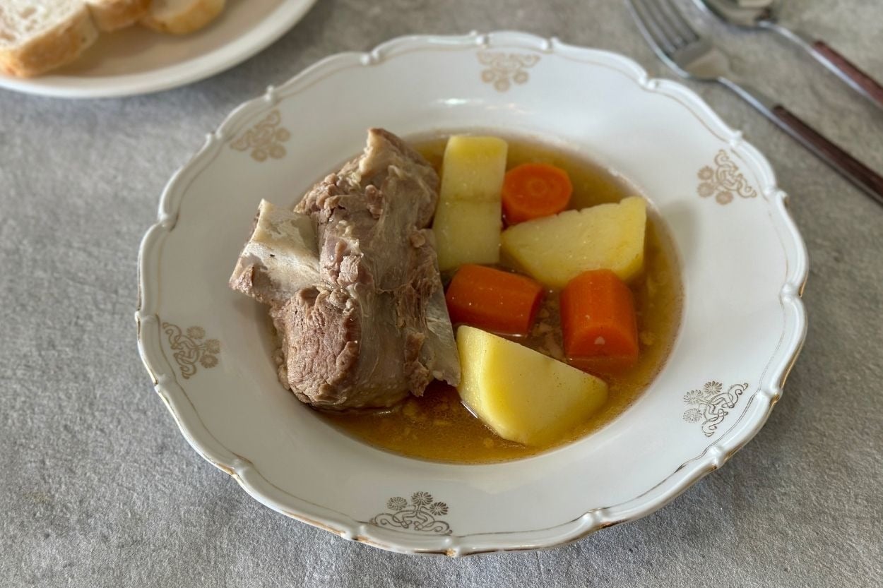 Yumuşacık Olur: Lokanta Usulü Et Haşlama