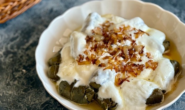 İçi Bulgur Dolu: Kiraz Yaprağı Sarması