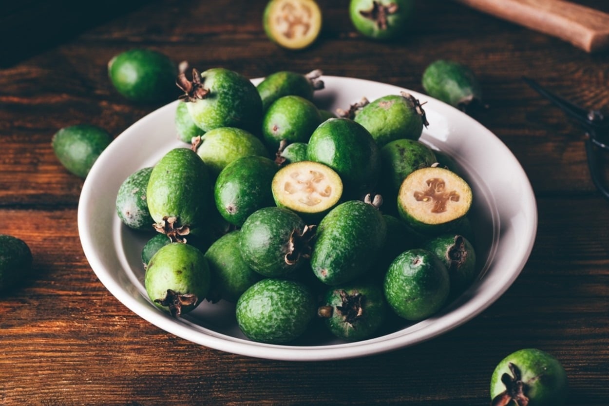 Feijoa Meyvesi Nedir? Nasıl Yenir?