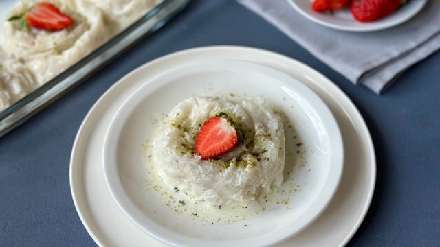 11 Ayın Sultanı: Cevizli Güllaç Sarma