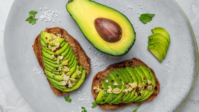 Avokado Kaç Kalori? Avokado Besin Değerleri