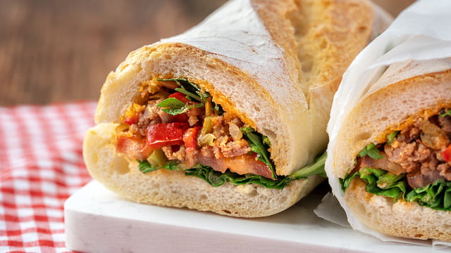 Hamur Açma Derdi Yok: Lahmacun Sandviç