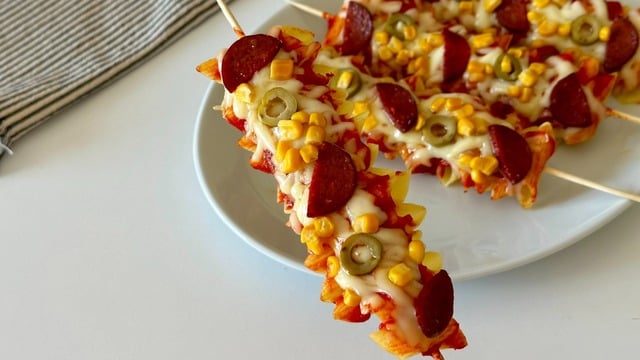 İtalyanların Buluşması: Makarna Pizza