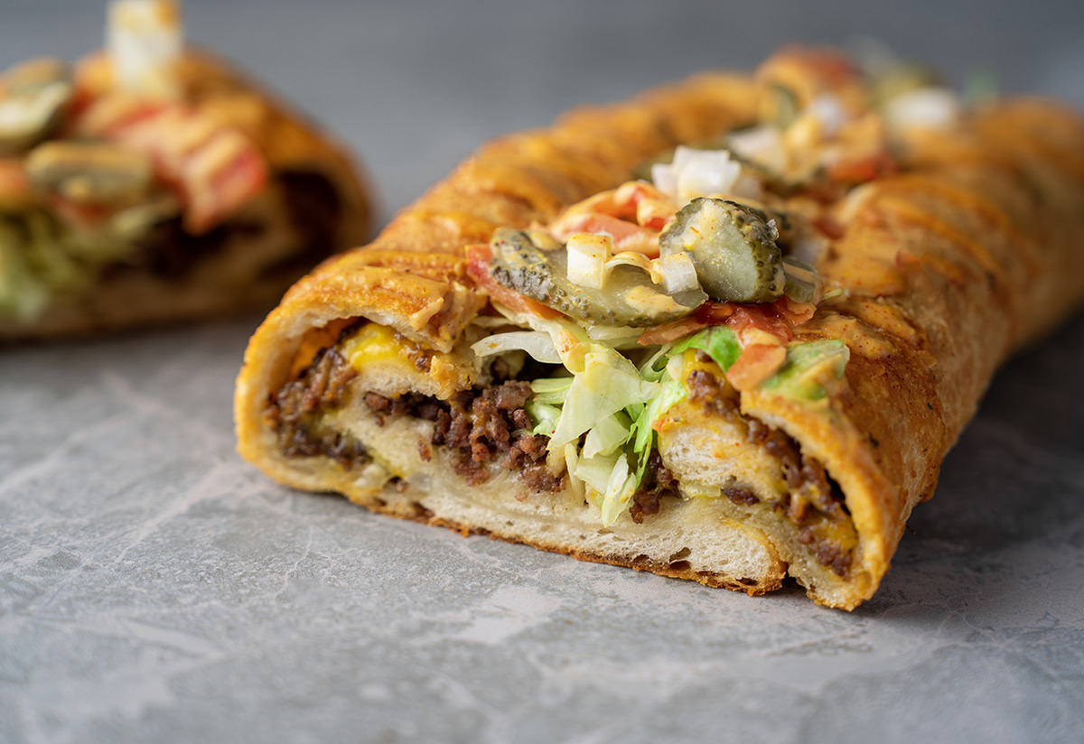 Hazır Ekmek Hamurundan: Cheeseburger Sandviç Tarifi