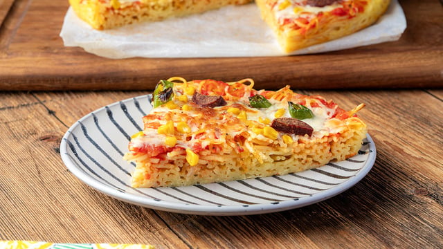 İkisi Bir Arada: Spaghetti Pizza