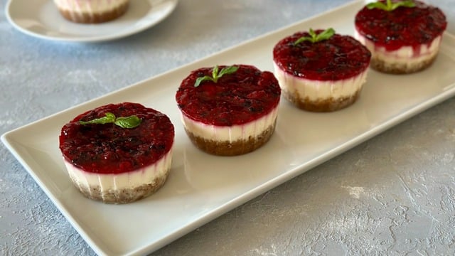 Muffin Kalıbında: Porsiyonluk Cheesecake