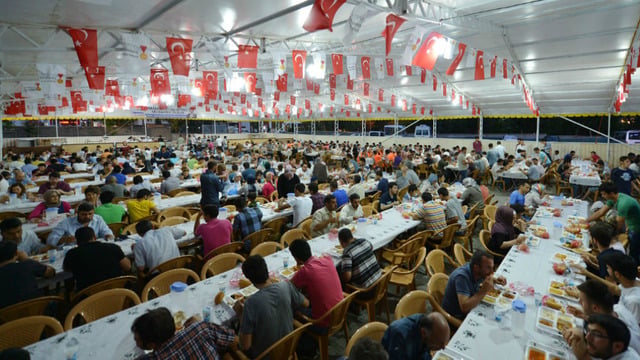 Ramazan Boyunca Gidebileceğiniz İstanbul'un En Büyük 12 İftar Çadırı