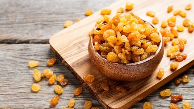 Kuru Üzümün Faydaları Nedir? Kalori ve Besin Değerleri