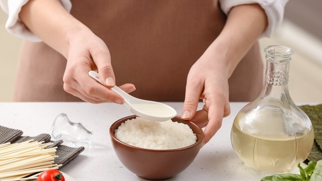 Pirinç Sirkesi Nedir, Faydaları Nelerdir? Nerelerde Kullanılır?