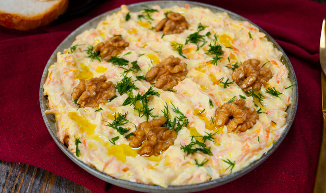 Sarımsağı Unutma: Yoğurtlu Havuç Salatası