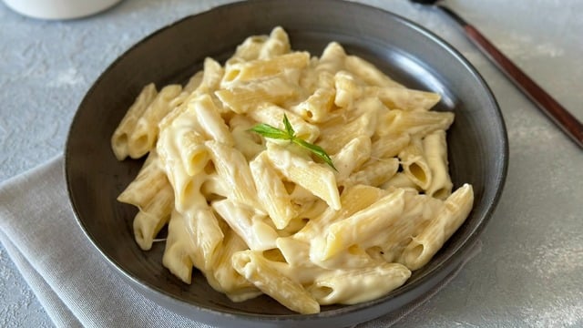 Pratik Lezzet: Peynirli Penne Makarna