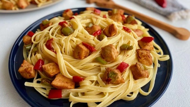 Lezzeti Marinesinde: Tavuklu Spagetti