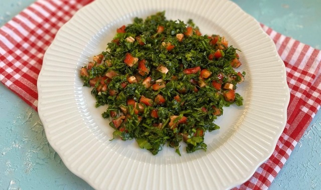 Bol Ekşili: Maydanoz Salatası