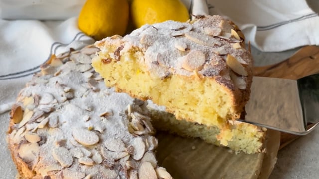 Şekersiz ve Glutensiz: Badem Unlu Kek