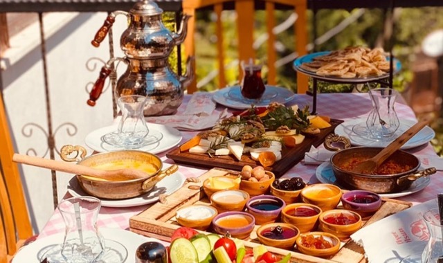 Sakarya Kahvaltı Yerleri: Sakarya'daki En İyi 10 Kahvaltıcı