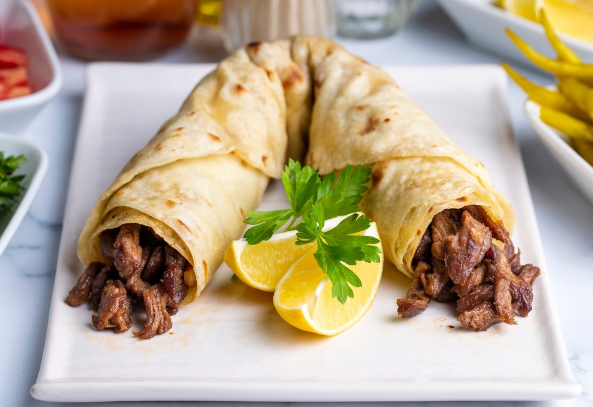 Tantuni Kaç Kalori? Et, Tavuk, Yoğurtlu ve Lavaş Dürüm Tantuni Kalorileri Tarifi