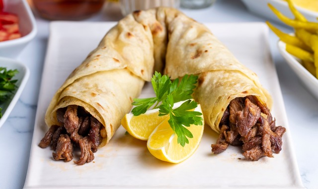 Tantuni Kaç Kalori? Et, Tavuk, Yoğurtlu ve Lavaş Dürüm Tantuni Kalorileri