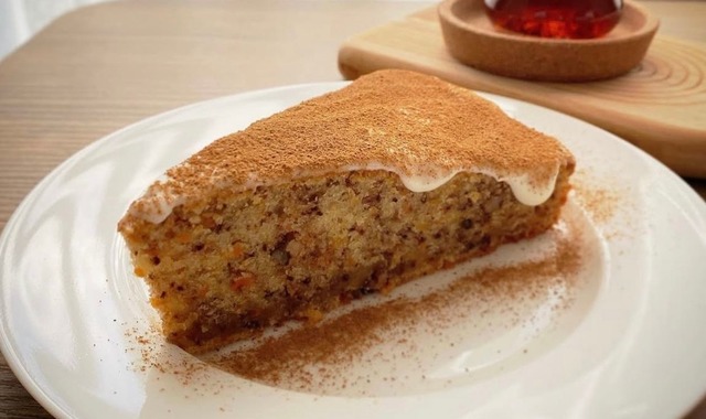 Aromatik ve Pratik: Labne Soslu Havuçlu Kek