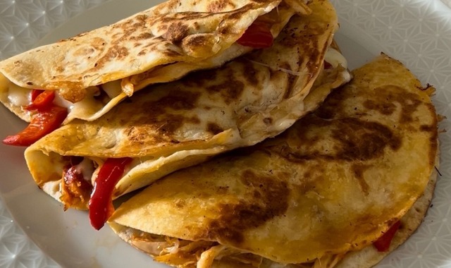 Meksika Mutfağından: Tavuklu Kaşarlı Quesadilla 