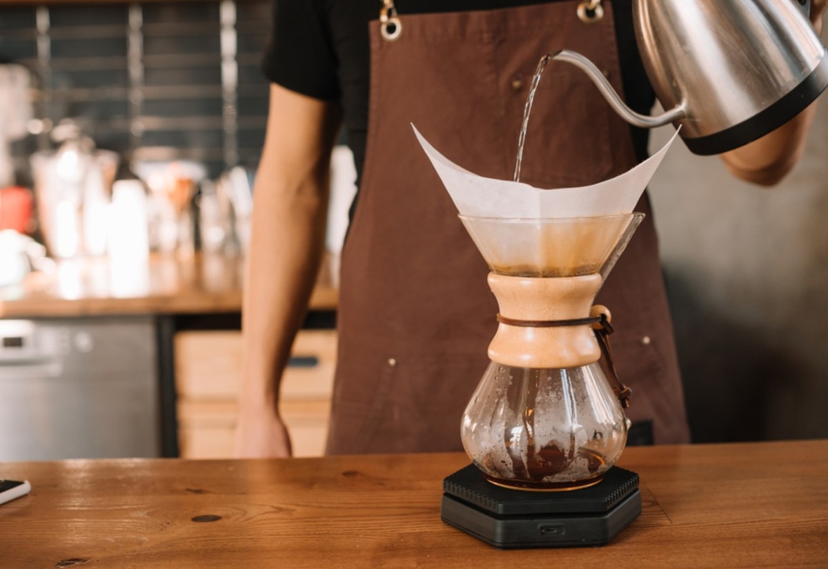 Chemex Nedir, Nasıl Kullanılır? Chemex Kahve Demleme Rehberi Tarifi