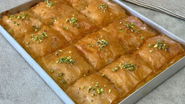Hamur Açmadan: Baklavalık Yufkadan Laz Böreği