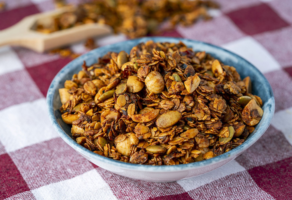 Sağlıklı Tercih: Ev Yapımı Tuzlu Granola Tarifi