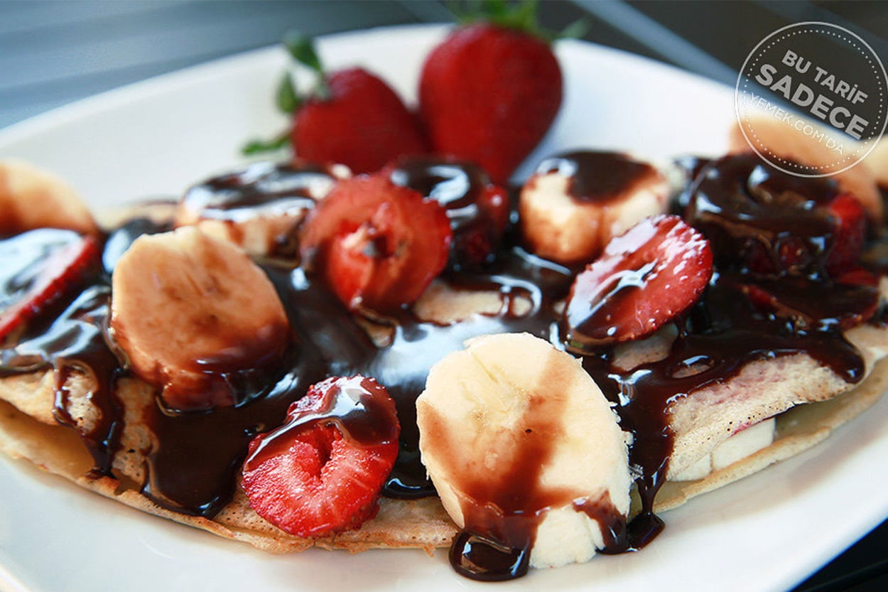 Crepe & Fondue’den: Çilekli Çikolatalı Krep